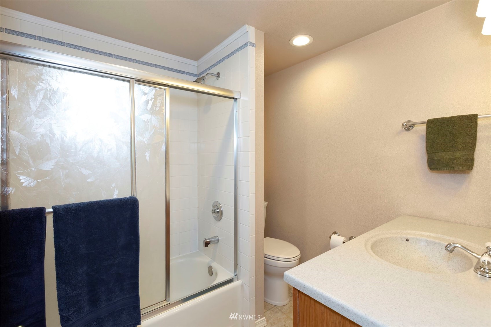 4431 Dyes Inlet Road Northwest Bremerton, WA 98312 - Photo 17 of 39 Gallery Image 17