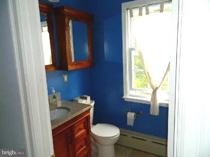 147 Broadview Road Springfield, PA 19064 - Photo 12 of 25 Bathroom