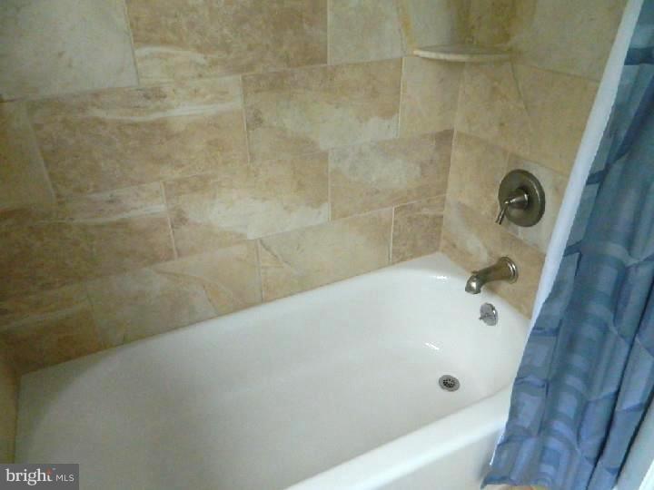 147 Broadview Road Springfield, PA 19064 - Photo 13 of 25 Bathroom