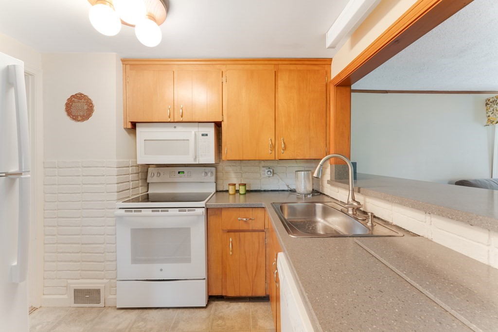 33 Water Street Braintree, MA 02184 - Photo 12 of 28