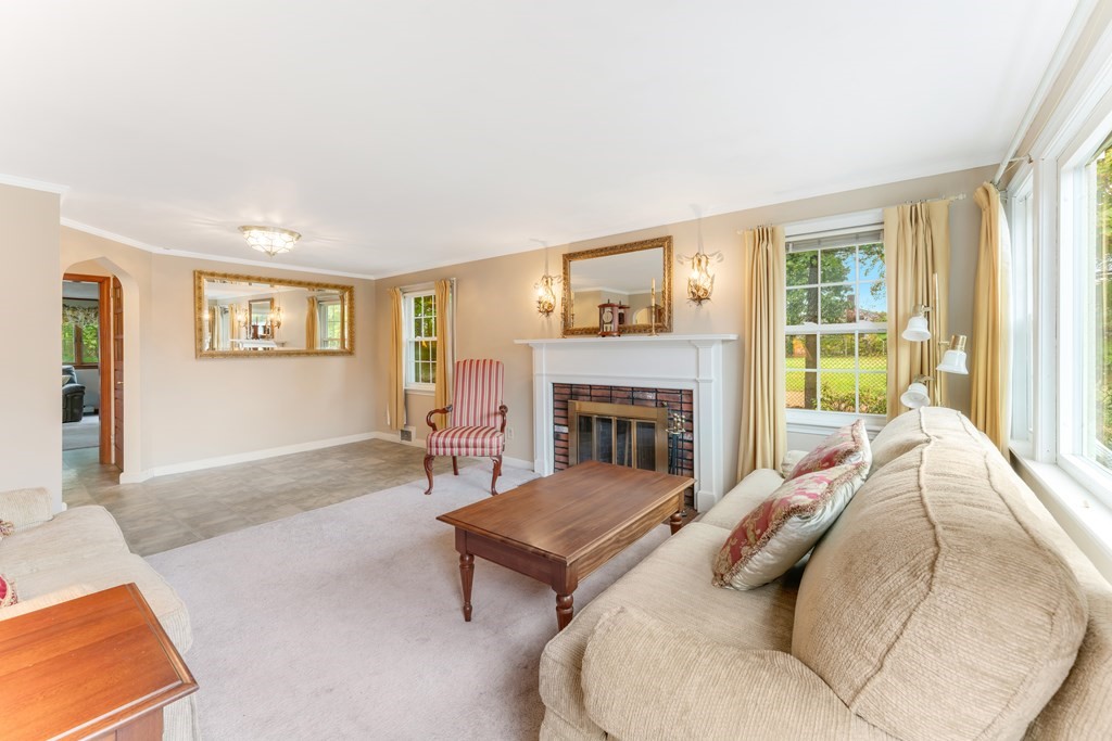 33 Water Street Braintree, MA 02184 - Photo 3 of 28