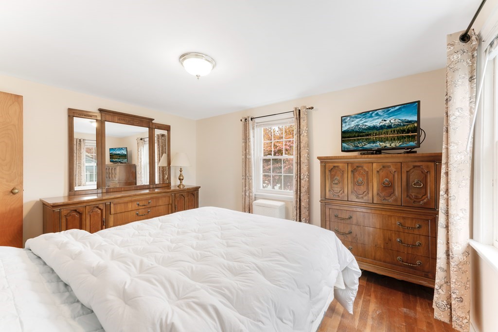 33 Water Street Braintree, MA 02184 - Photo 8 of 28