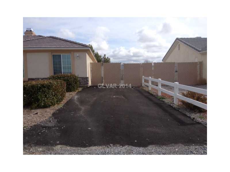 Property Photo. Large RV Parking Front