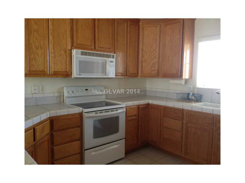 Kitchen. Nice open Kitchen