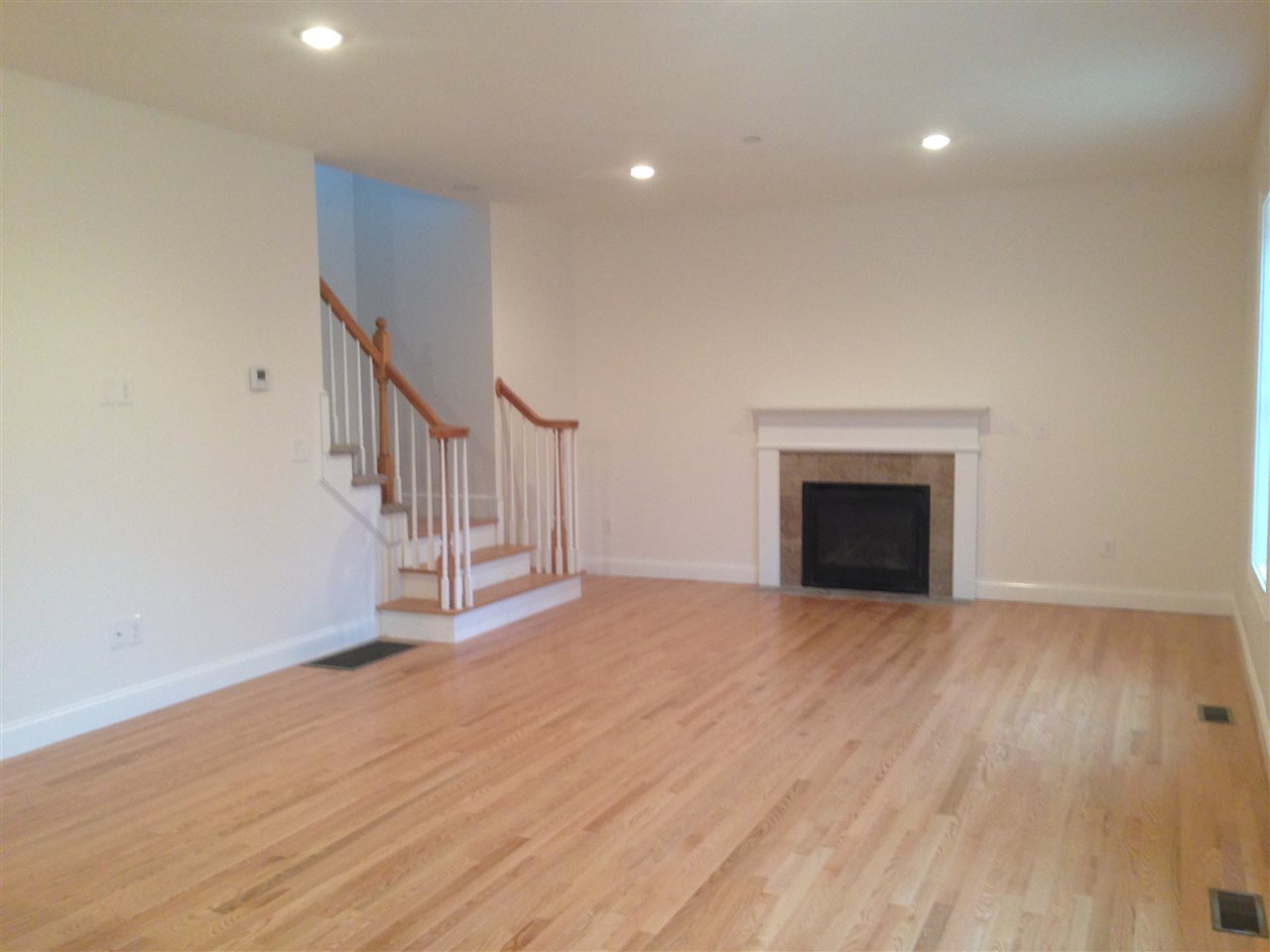 29 Wilcombs Way, Unit 105 Chester, NH 03036 - Photo 5 of 11 Gallery Image 5