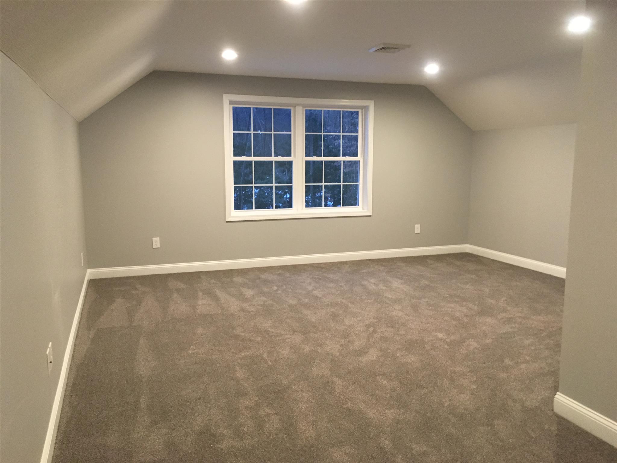 29 Wilcombs Way, Unit 105 Chester, NH 03036 - Photo 9 of 11 Gallery Image 9