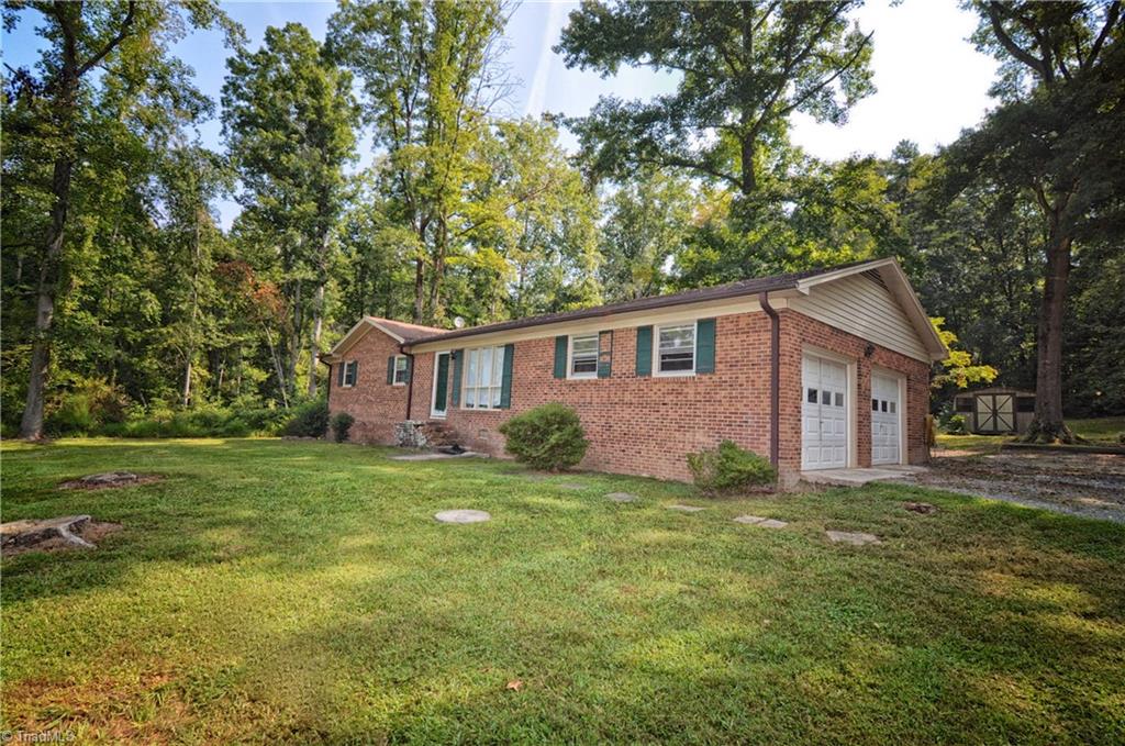 8900 Gus Hill Road Clemmons, NC 27012 - Photo 2 of 22 Gallery Image 2