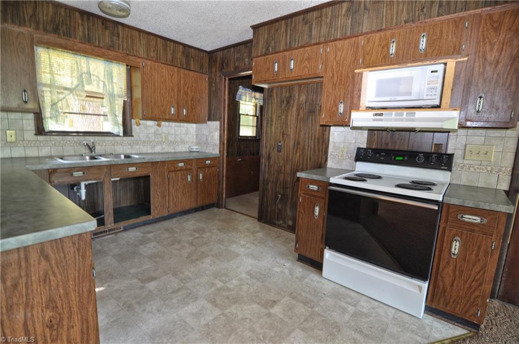 8900 Gus Hill Road Clemmons, NC 27012 - Photo 13 of 22 Gallery Image 13