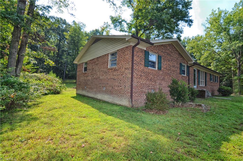 8900 Gus Hill Road Clemmons, NC 27012 - Photo 3 of 22 Gallery Image 3