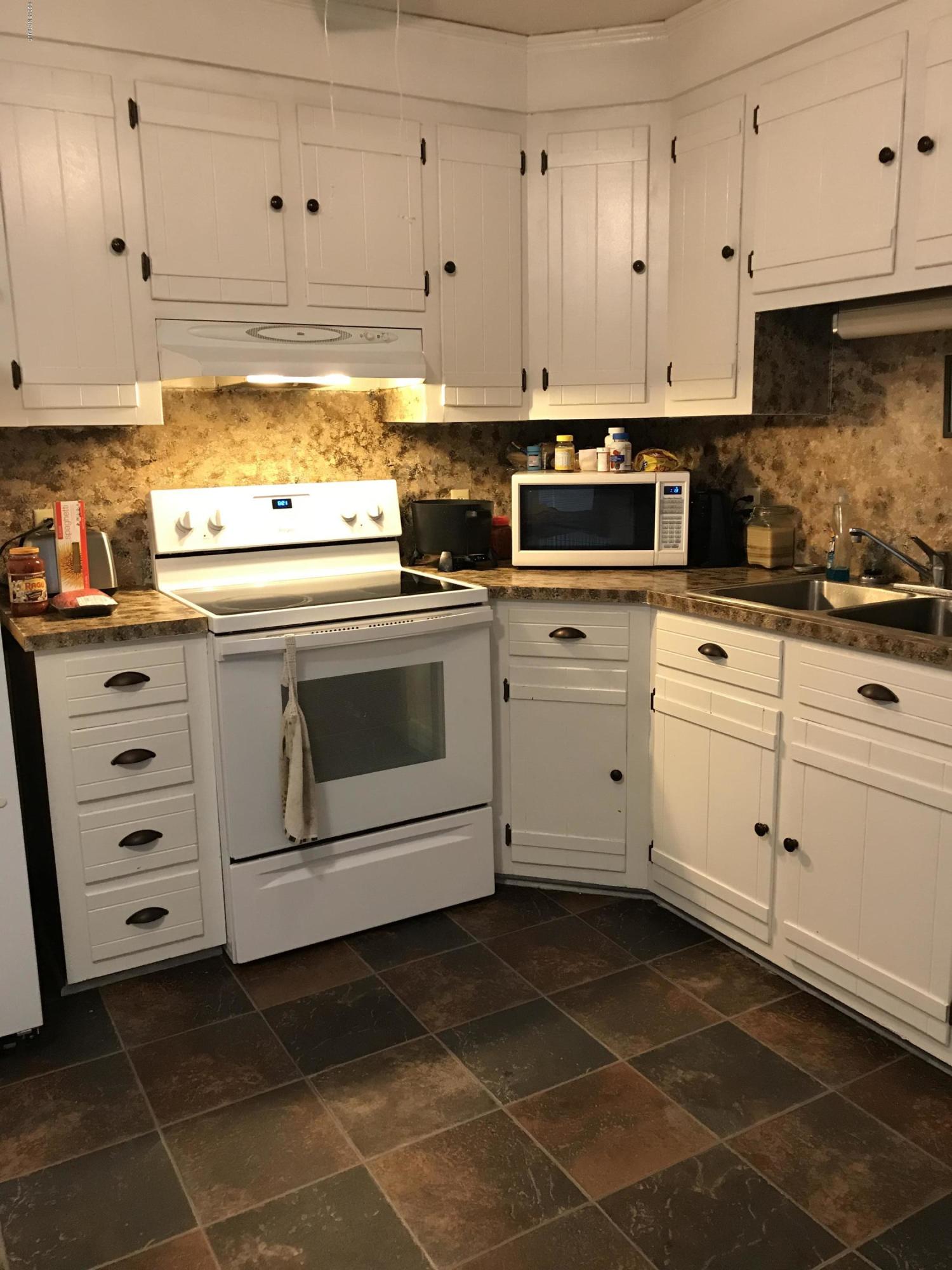 112 Wellesley Road Washington, NC 27889 - Photo 6 of 23 Kitchen