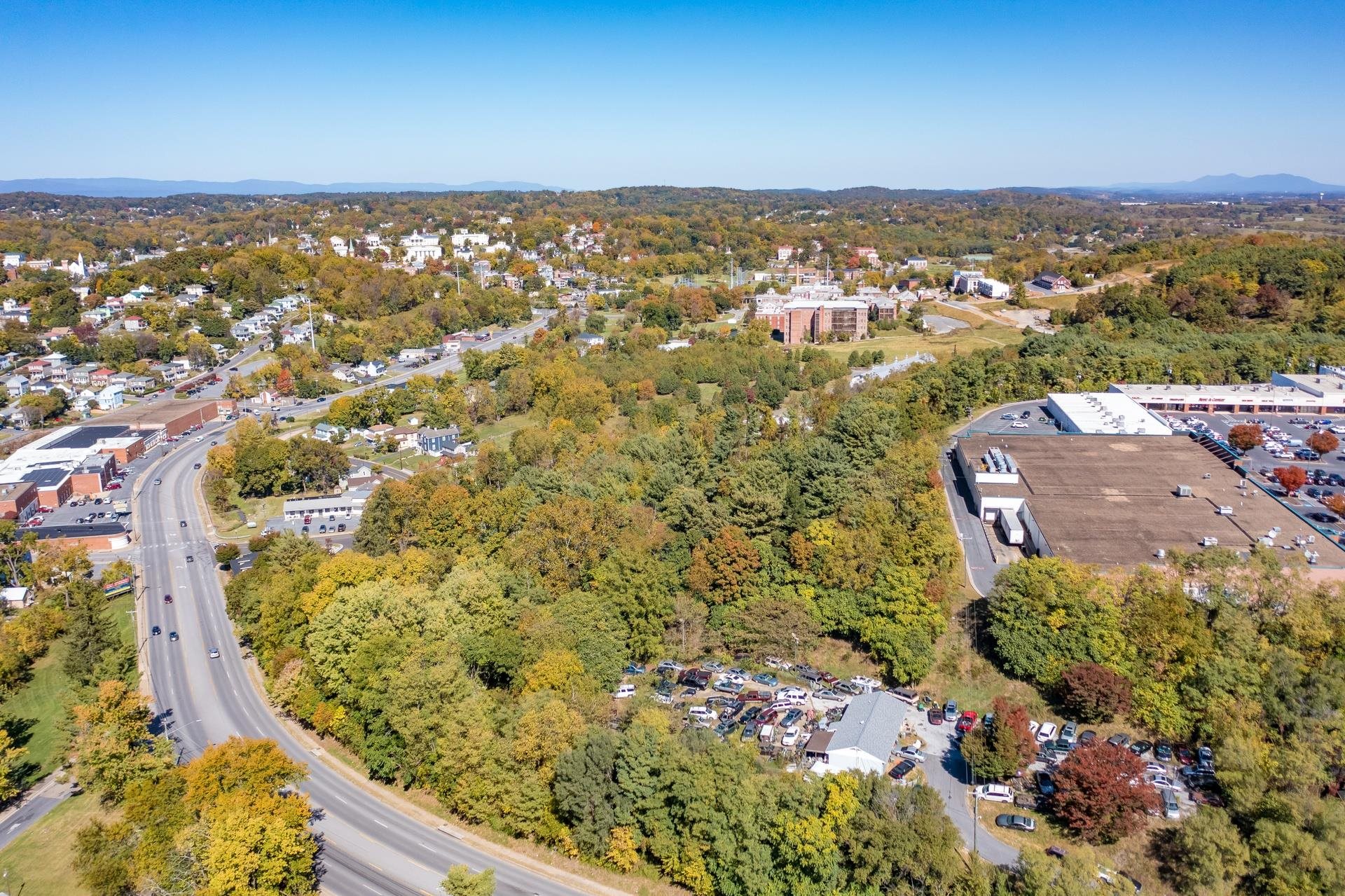 603 Calvert Street Staunton, VA 24401 - Photo 5 of 9 view of city and an ocean