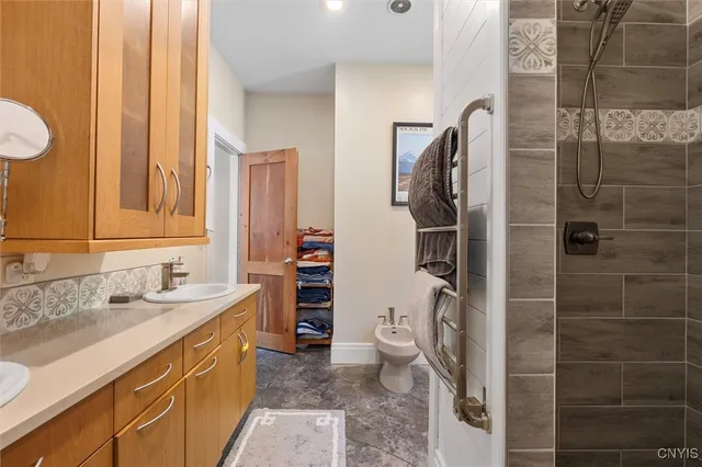 $800,000 | 43 White Anchor Cove, Jordan, NY 13080