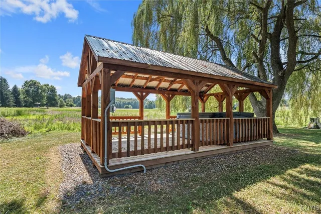 $800,000 | 43 White Anchor Cove, Jordan, NY 13080