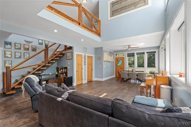 $800,000 | 43 White Anchor Cove, Jordan, NY 13080