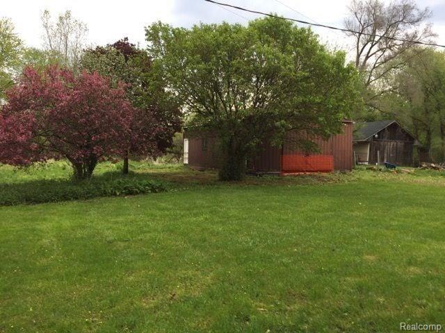 1092 West Hunters Creek Road Lapeer, MI 48446 - Photo 2 of 6 unflagged_006.jpg