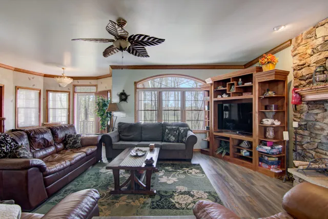 $975,000 | W10753 Hannon Road, Black River Falls, WI 54615