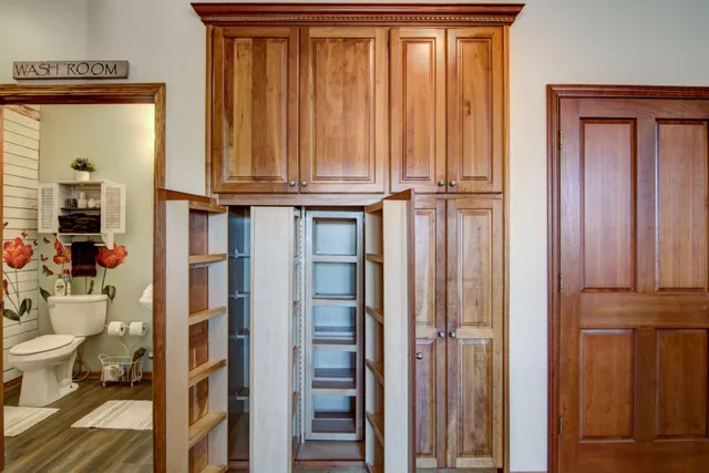 $975,000 | W10753 Hannon Road, Black River Falls, WI 54615