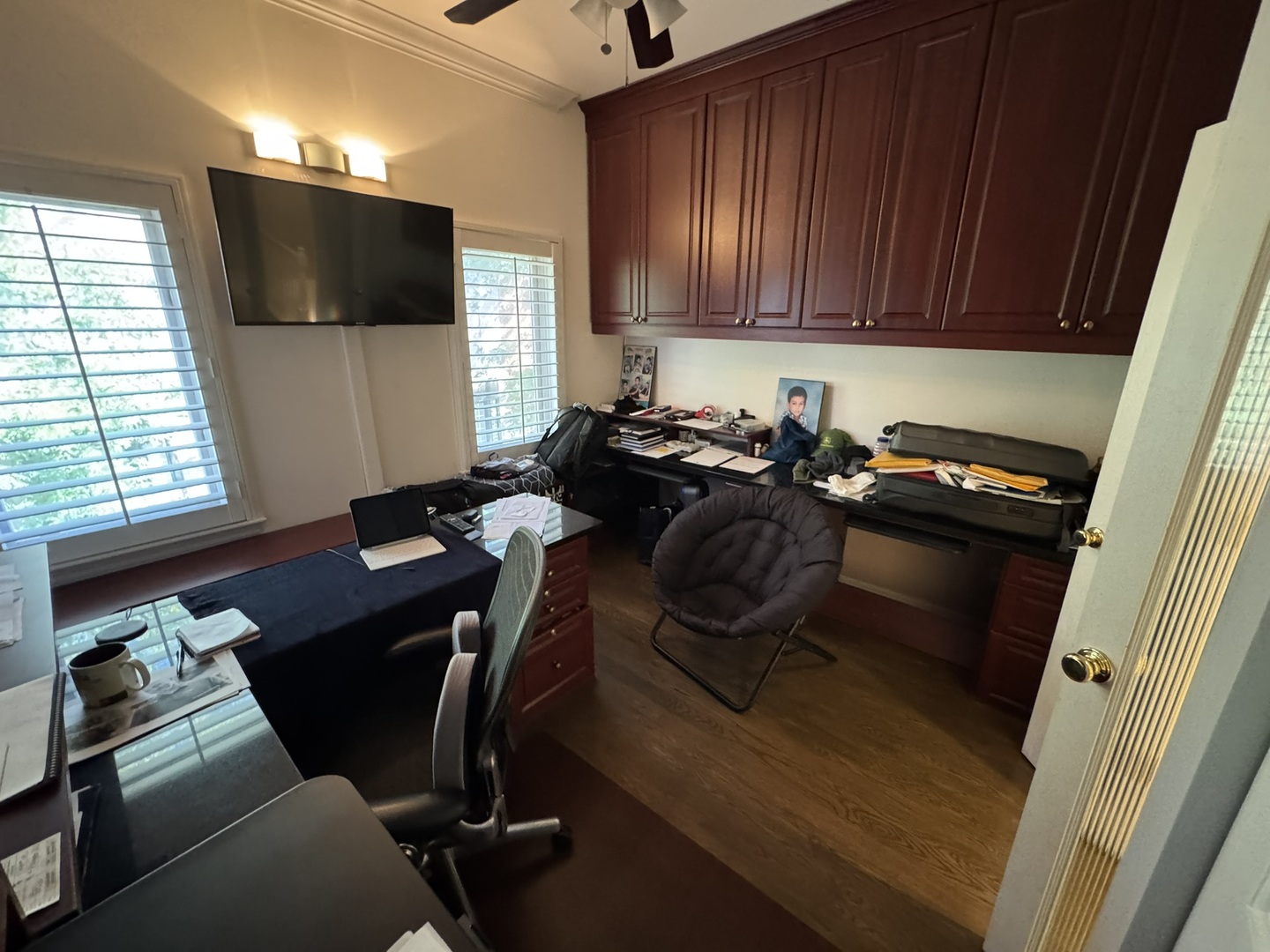 1413 South Prairie Avenue Chicago, IL 60605 - Photo 21 of 29 a view of a workspace with furniture and a window