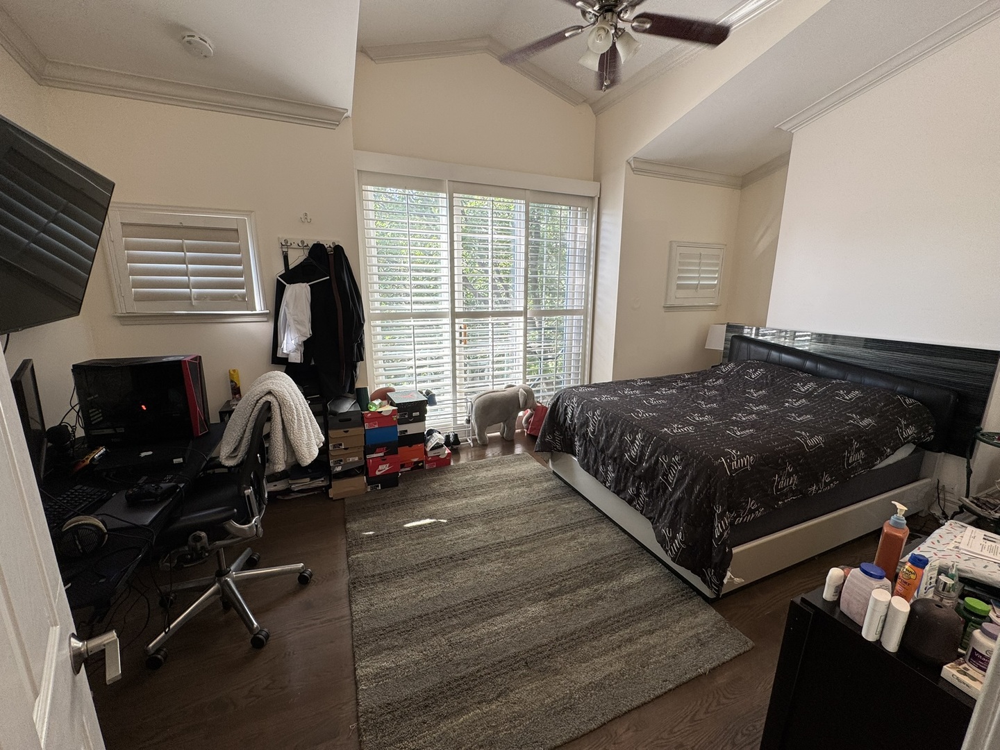 1413 South Prairie Avenue Chicago, IL 60605 - Photo 23 of 29 a bedroom with bed window and a ceiling fan