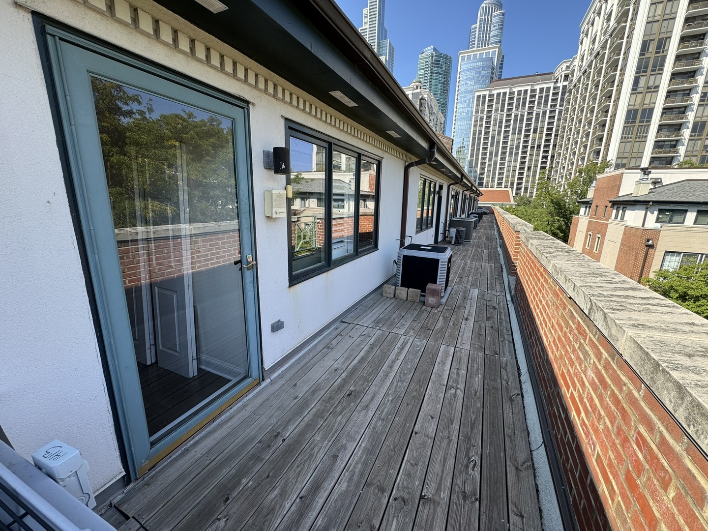 1413 South Prairie Avenue Chicago, IL 60605 - Photo 27 of 29 a view of balcony with wooden floor