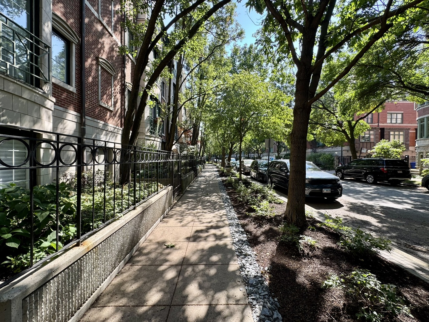 1413 South Prairie Avenue Chicago, IL 60605 - Photo 29 of 29 a view of a pathway with a yard