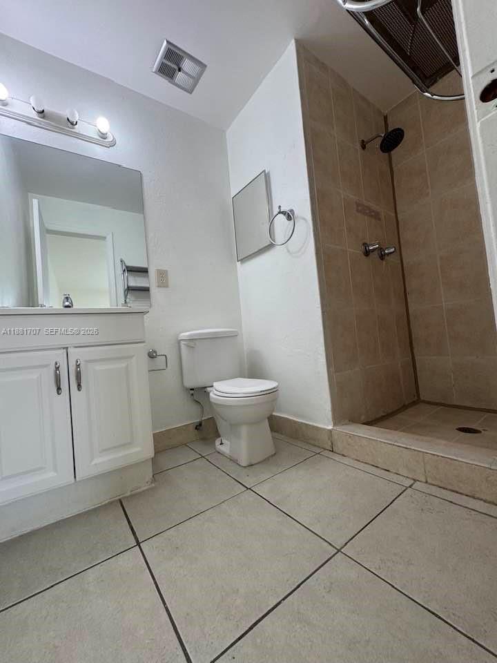 15480 Southwest 82nd Lane, Unit 228 Miami, FL 33193 - Photo 10 of 17 First bathroom