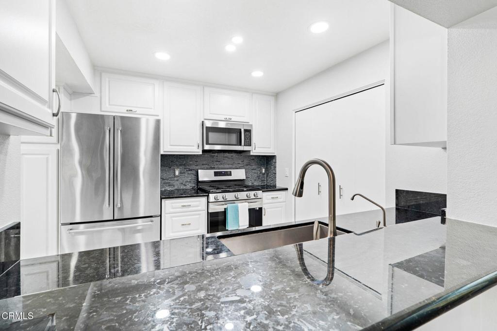 2151 Martinique Lane Oxnard, CA 93035 - Photo 26 of 53 2151_Martinique-26