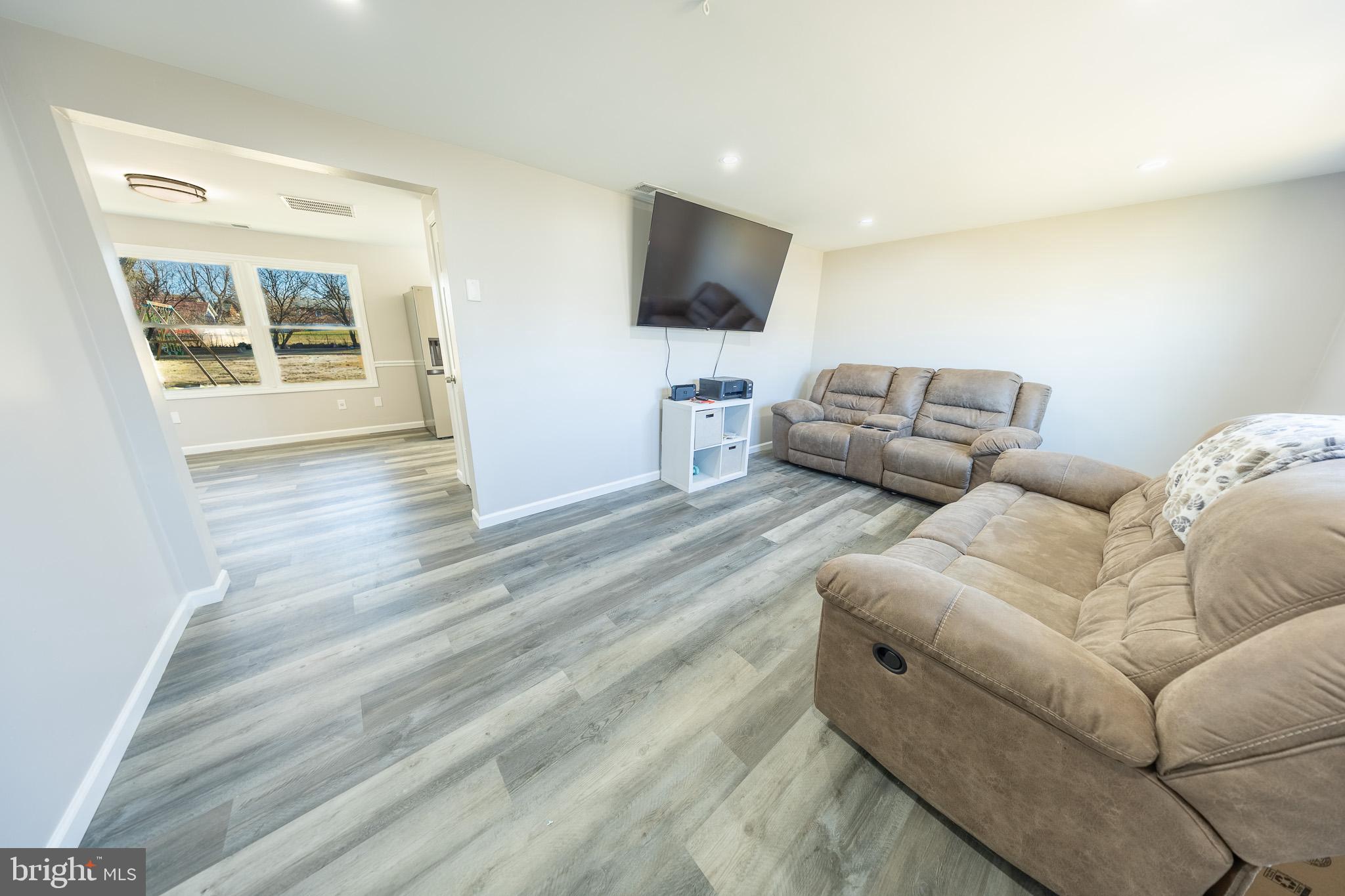 2952 Grace Street Winchester, VA 22601 - Photo 4 of 17 LIVING ROOM