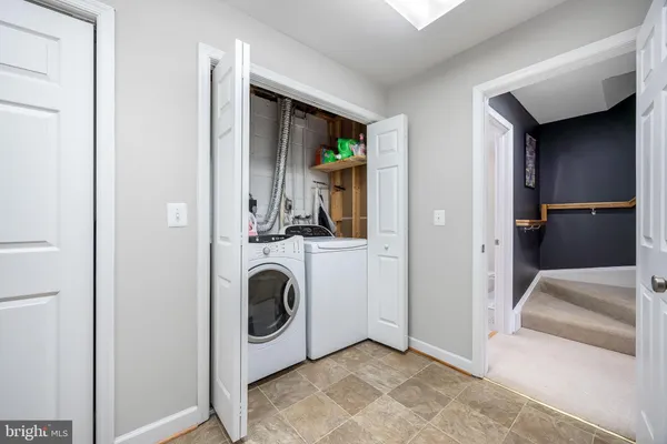 $394,999 | 202 Leeds Court East, Warrenton, VA 20186