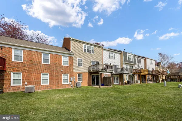 $394,999 | 202 Leeds Court East, Warrenton, VA 20186