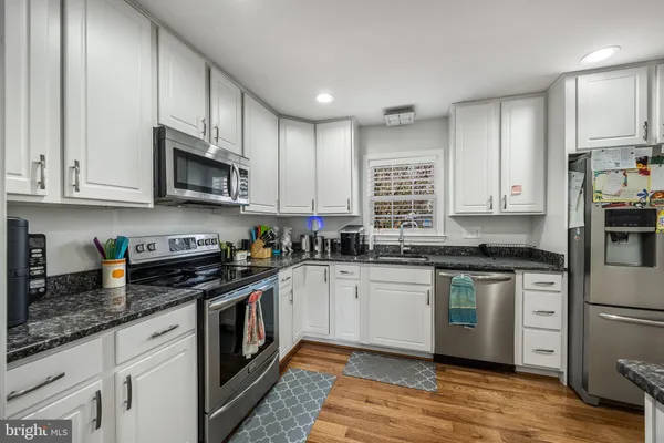 $394,999 | 202 Leeds Court East, Warrenton, VA 20186