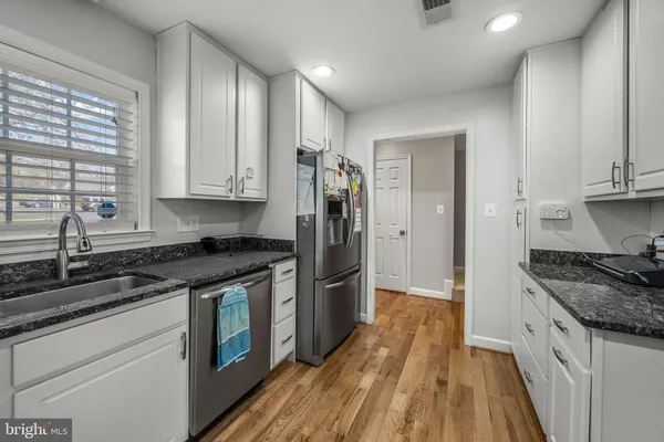 $394,999 | 202 Leeds Court East, Warrenton, VA 20186