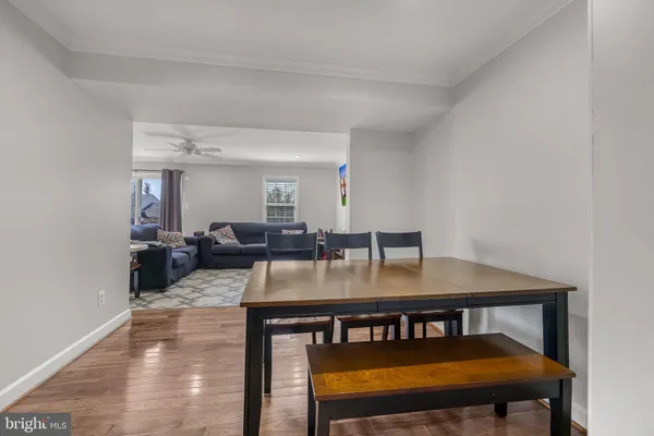 $394,999 | 202 Leeds Court East, Warrenton, VA 20186