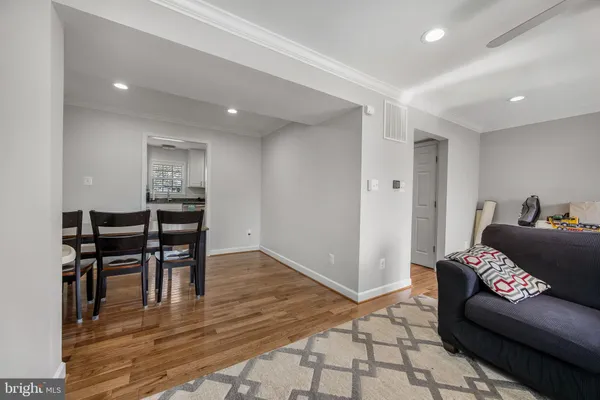 $394,999 | 202 Leeds Court East, Warrenton, VA 20186