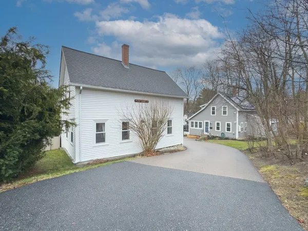 $479,999 | 37 North Street, Medway, MA 02053