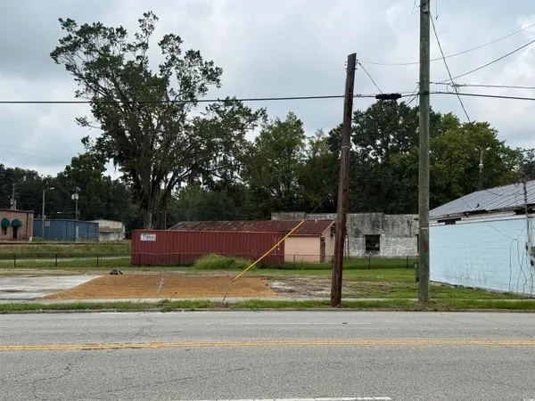$50,000 | 211 East Main Street, Kingstree, SC 29556