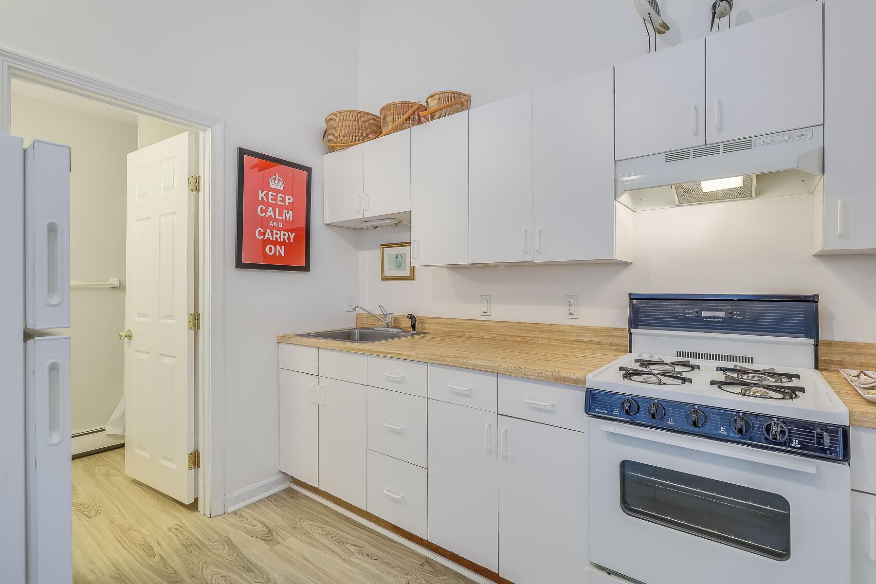 86 Queen Anne Road Chatham, MA 02633 - Photo 27 of 40 Cottage Kitchen