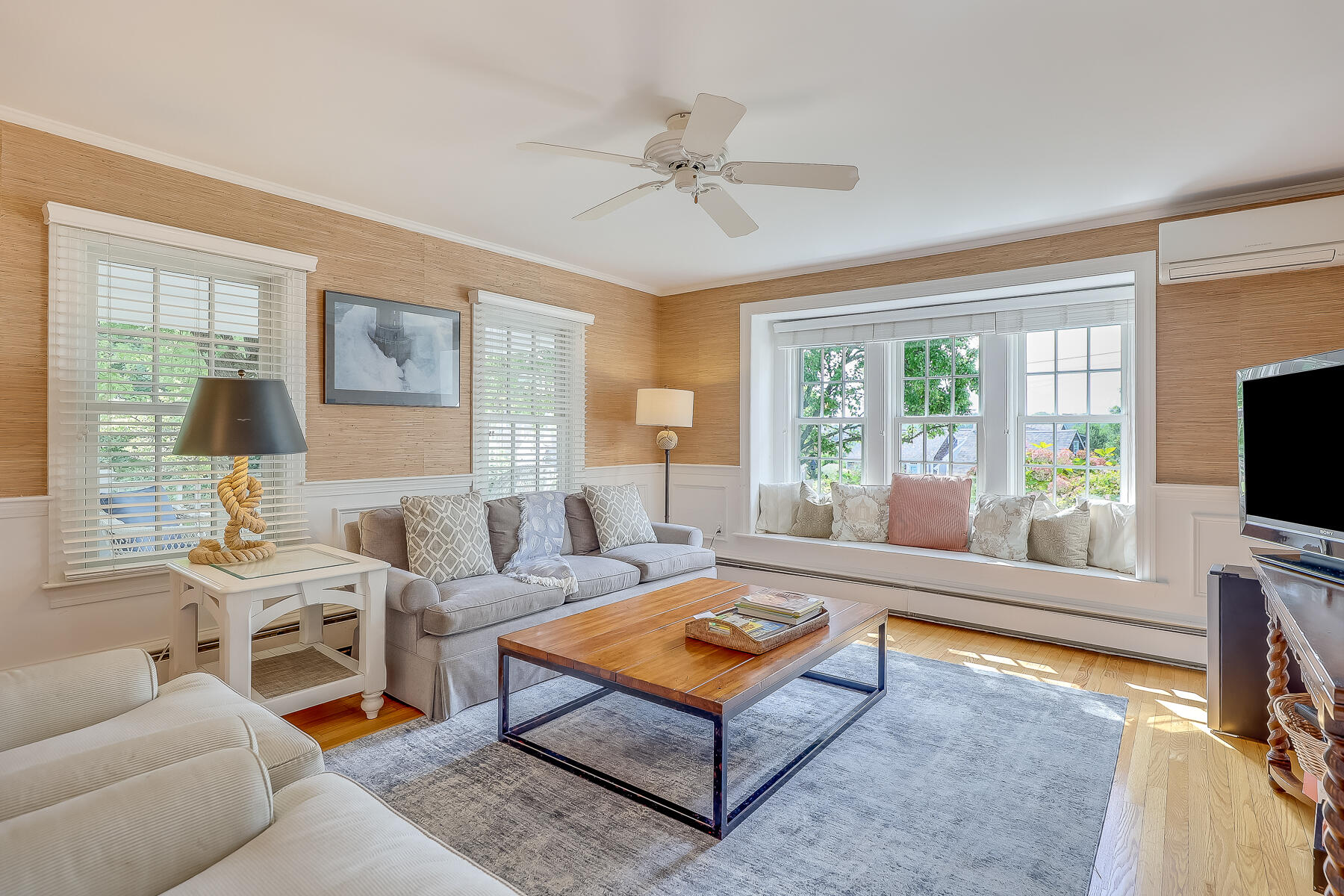 86 Queen Anne Road Chatham, MA 02633 - Photo 9 of 40 Living Room