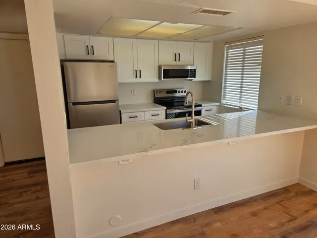 $1,895 | 2609 West Canyon Crest Circle, Phoenix, AZ 85023