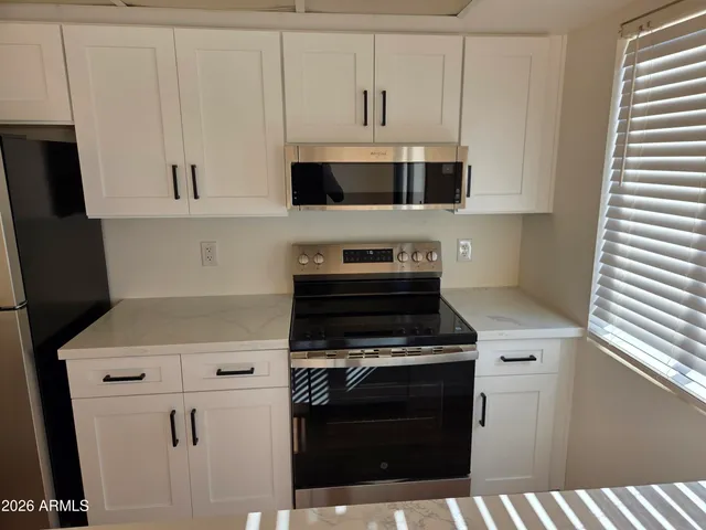 $1,895 | 2609 West Canyon Crest Circle, Phoenix, AZ 85023