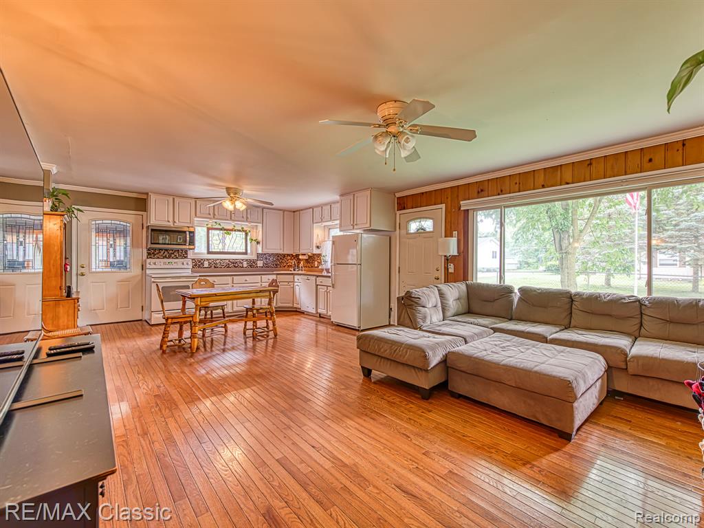 253 Delaware Road Whitmore Lake, MI 48189 - Photo 8 of 35 Gallery Image 8