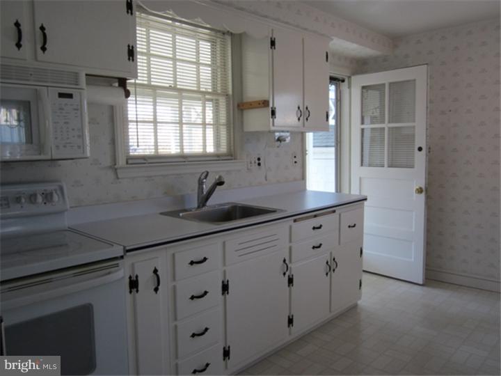 340 Prospect Road Springfield, PA 19064 - Photo 11 of 20