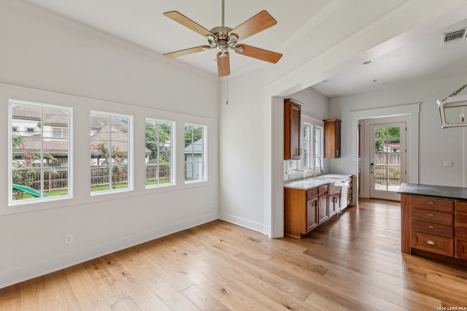 345 Garraty Road Terrell Hills, TX 78209 - Photo 14 of 34