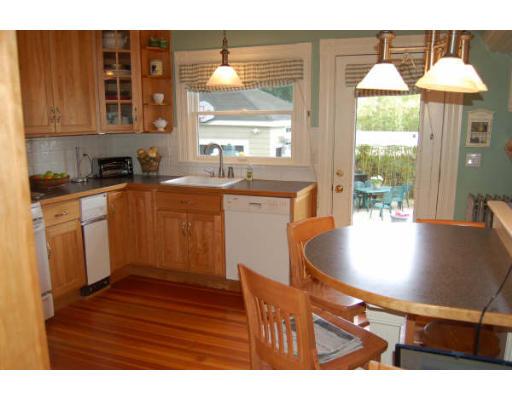 24 Shaw Road Swampscott, MA 01907 - Photo 8 of 23 Gallery Image 8