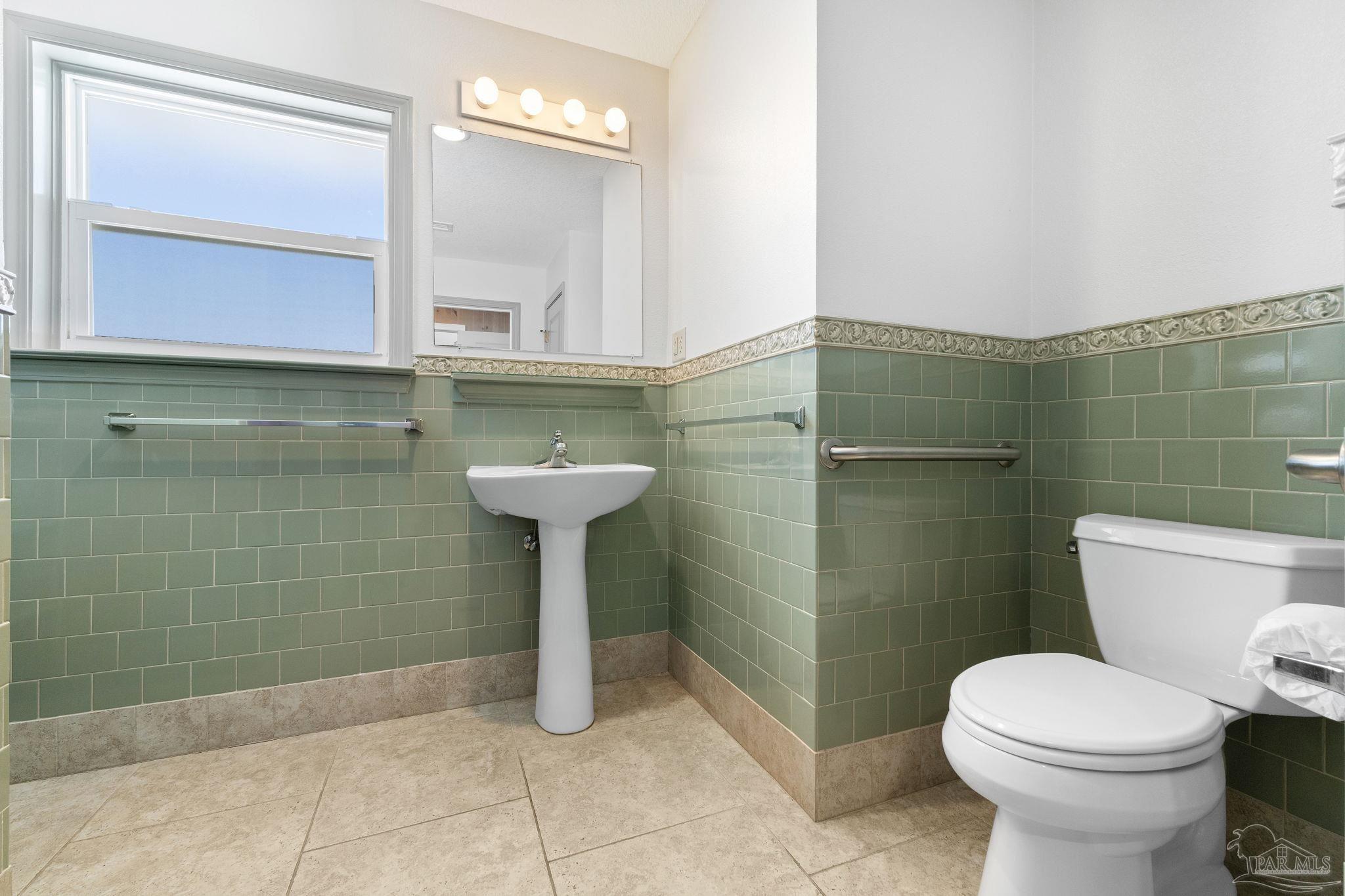 811 Ariola Drive Pensacola Beach, FL 32561 - Photo 26 of 48