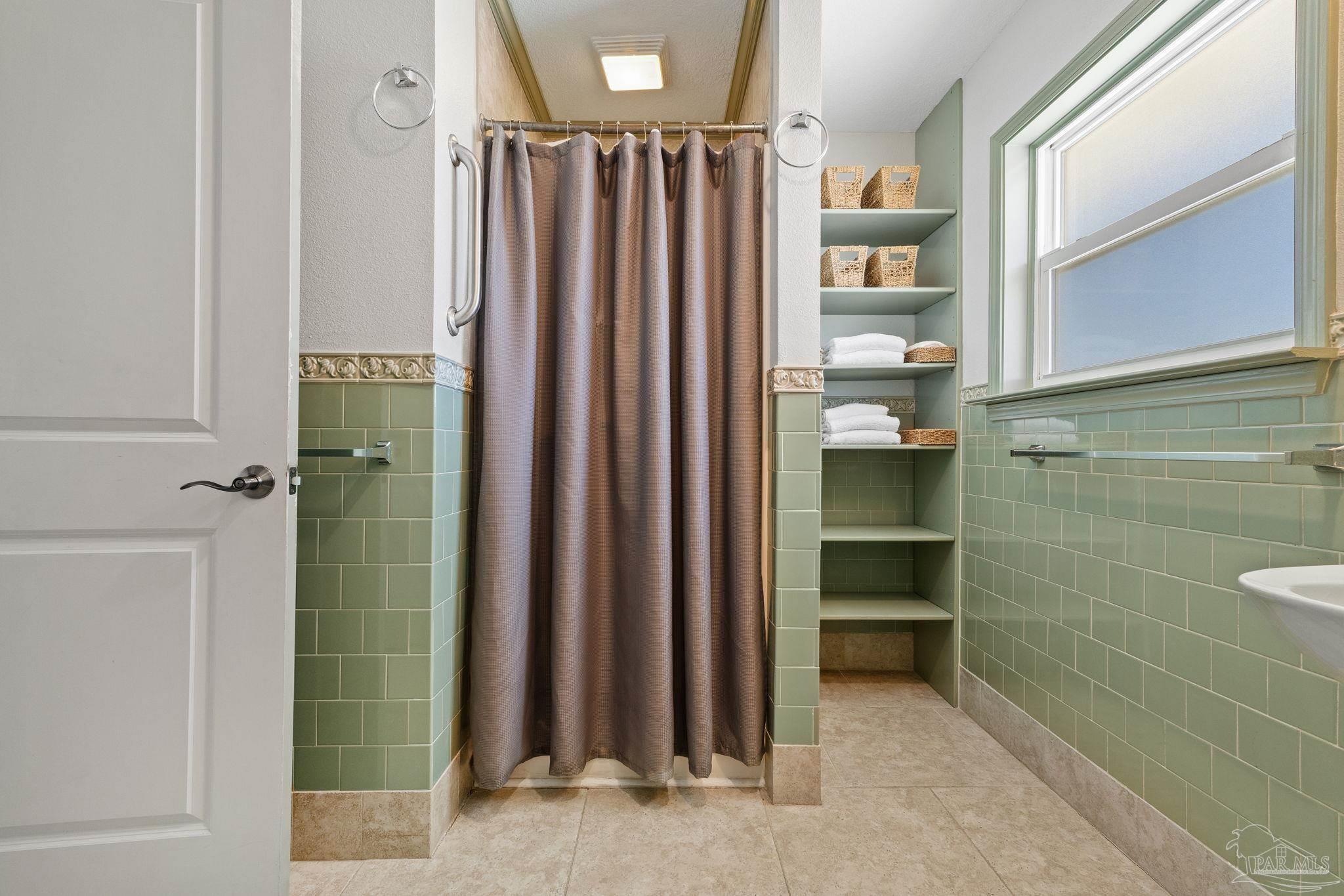 811 Ariola Drive Pensacola Beach, FL 32561 - Photo 27 of 48