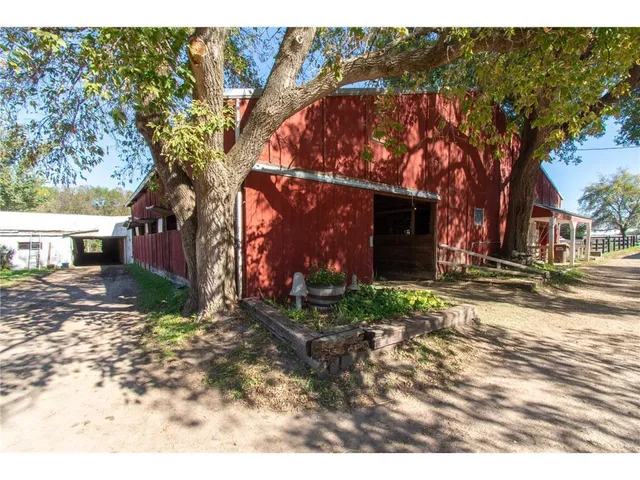 $3,750,000 | 3035 Lake Sarah Road, Independence, MN 55359