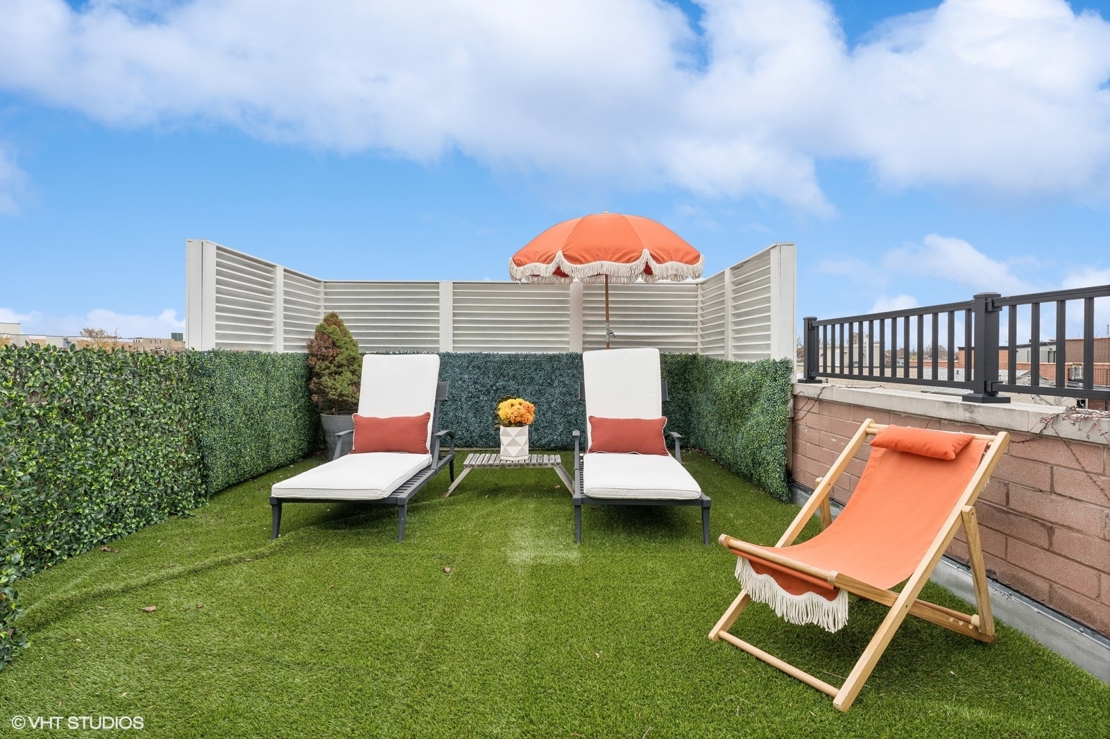 3232 North Seminary Avenue, Unit 3 Chicago, IL 60657 - Photo 22 of 22 swimming pool with outdoor seating and yard