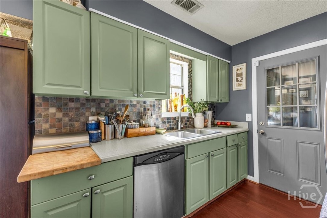 19 Sheftall Cove Savannah, GA 31410 - Photo 12 of 37