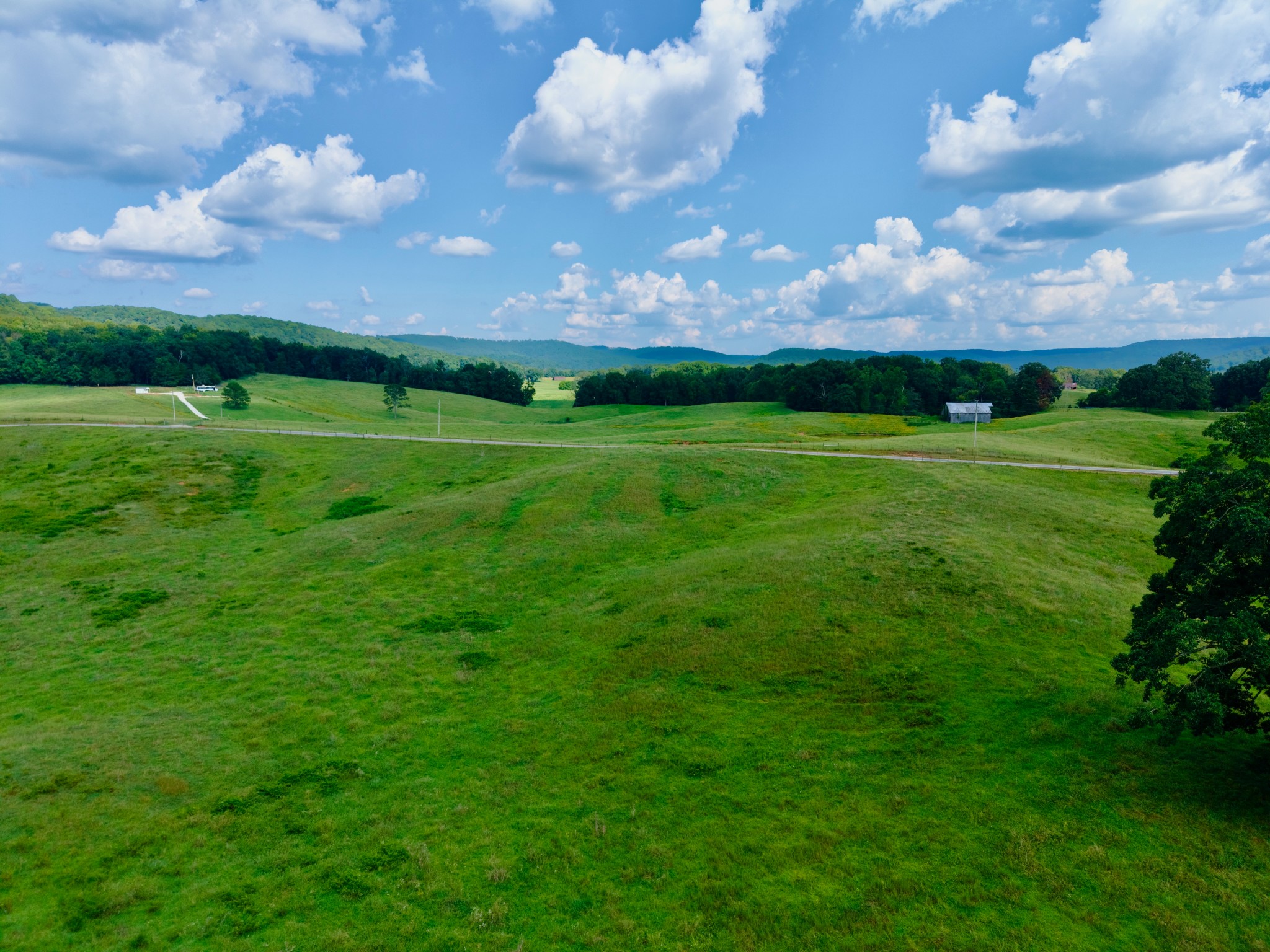 6 Barlow Road Rock Island, TN 38581 - Photo 17 of 23 a view of a golf course with an ocean